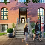 Gaesteresidenz Pelikan Viertel Apart Otel