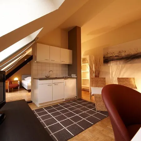Gaesteresidenz Pelikan Viertel Aparthotel 2*