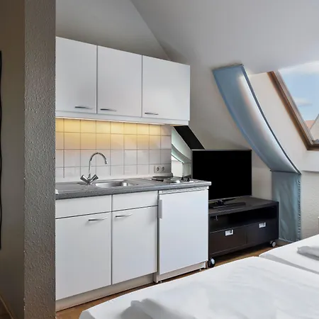 Gaesteresidenz Pelikan Viertel Aparthotel 2*
