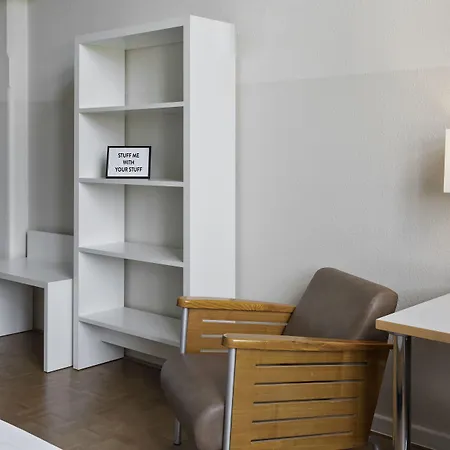 Gaesteresidenz Pelikan Viertel Apartahotel 2*