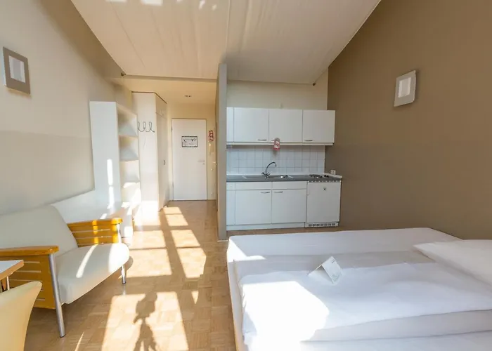Gaesteresidenz Pelikan Viertel Apartmanhotel 2*