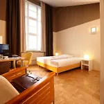 Apartmanhotel Gaesteresidenz Pelikan Viertel 2*